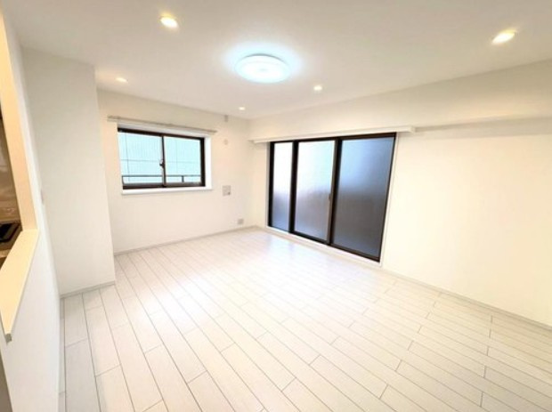 【居間・リビング】 | クリオ大塚壱番館 | 暮らす家族に、訪ねてくる友人知人に、清らかで艶やかな時間をもたらしてくれるリビングです！