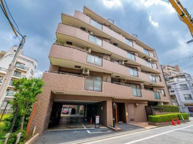 【外観】 | クリオ大塚壱番館 | 穏やかな風と陽光を導き、プライバシーに配慮された設計プランを採用し、居住性を一段と心地よいものにしています。