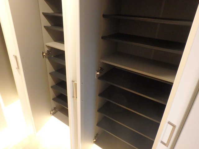 パークスクエア宝塚フォレストタワーの収納|大容量の靴の収納が可能です