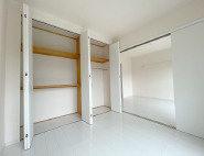 ツクモハイツの洋室