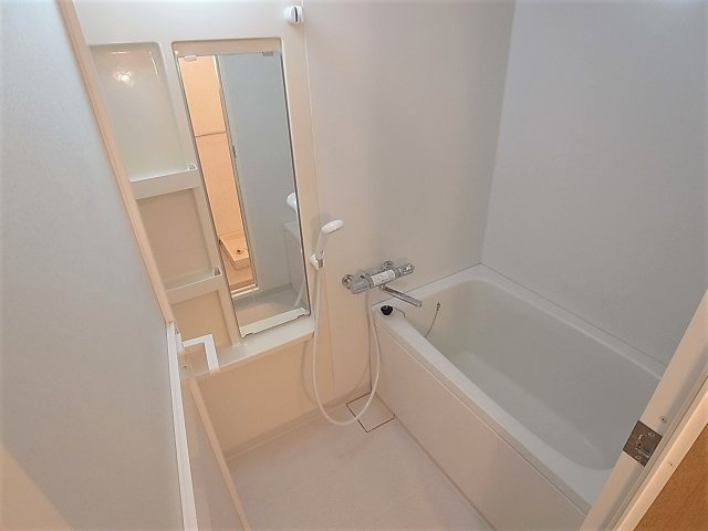 神戸市兵庫区荒田町３丁目の賃貸マンションの浴室|お風呂もクリーニング済で非常に綺麗