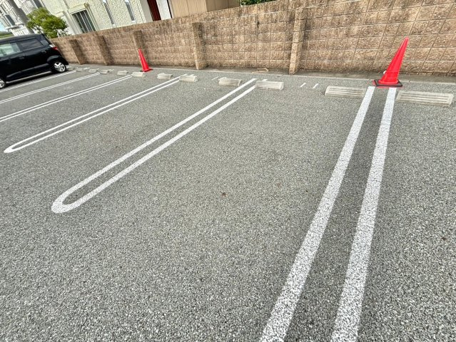 リバーサイド兼田の駐車場