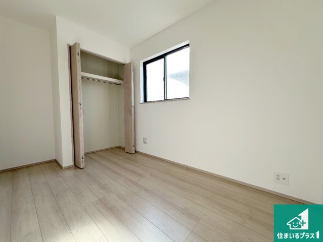 神戸市西区樫野台　新築一戸建ての洋室|収納スペースが充実しているので子供の成長に合わせてたくさん収納ができます！家族構成に合わせた様々な活用ができる収納！