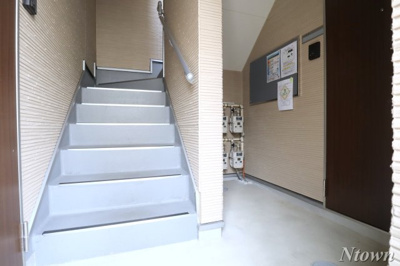 【ロビー】 | FAUSTA | 清潔なロビーです