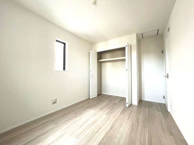 青梅市河辺町7丁目　新築戸建全1棟の洋室|【洋室2】収納スペース
