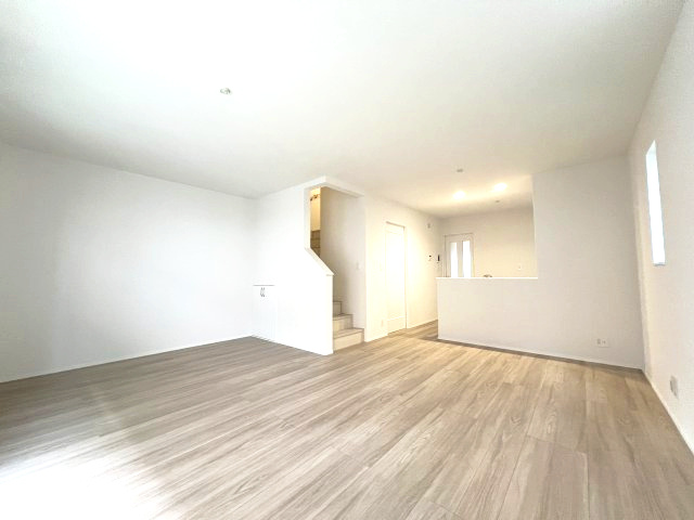 青梅市河辺町7丁目　新築戸建全1棟の居間・リビング|ダイニングにはには大きめのダイニングテーブルも設置可能