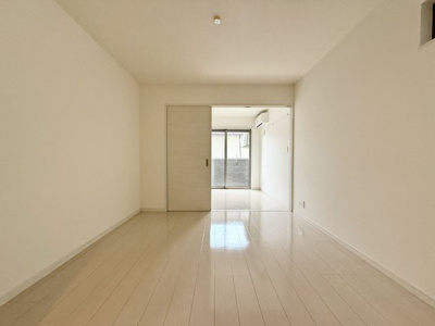 【居間・リビング】 | グランドライフ久留米 | 参考画像（同物件別部屋）間取りは異なります