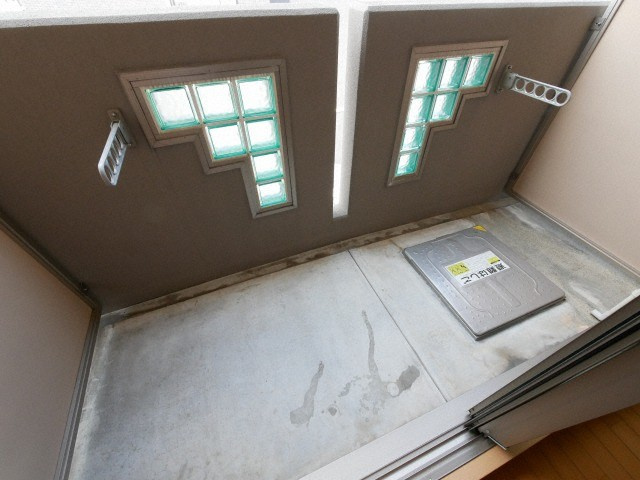 MESSAGE九条のバルコニー