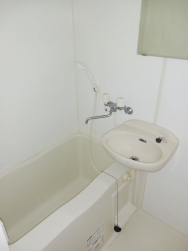 SKコートⅣの浴室