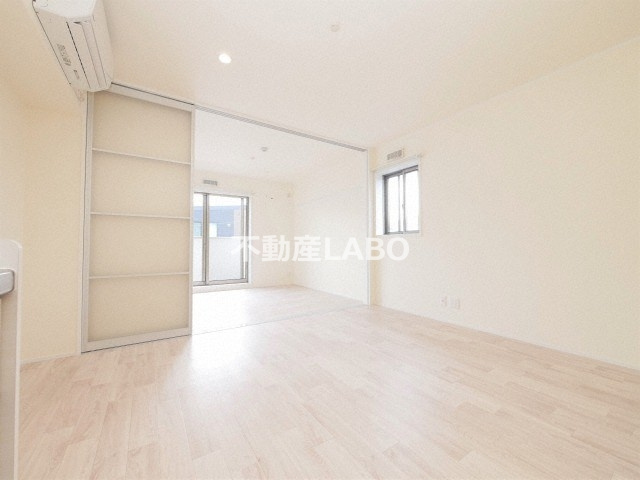 メゾンセドーレⅢの洋室