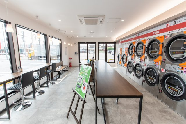 あるゾウランドリー古戸町店の内装