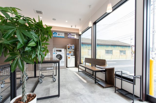 あるゾウランドリー古戸町店の内装