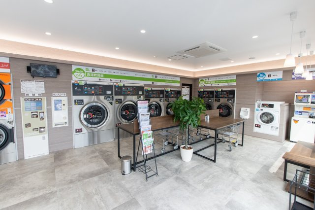 あるゾウランドリー古戸町店の内装