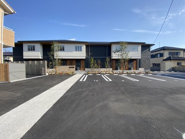 シャーメゾン ロゼオの駐車場