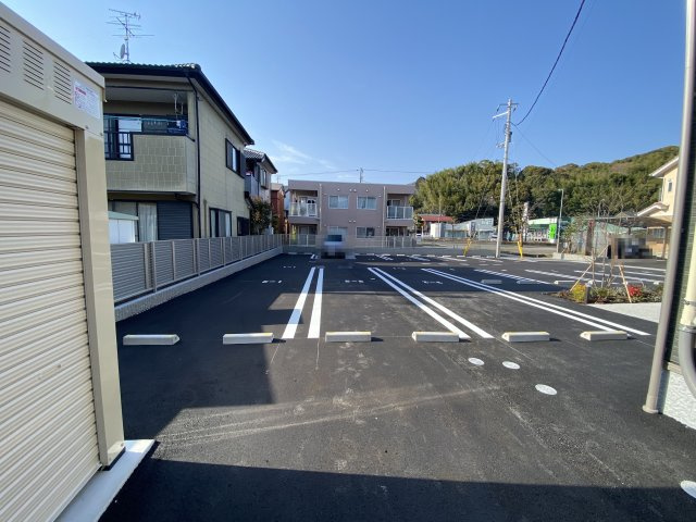 シャーメゾン ロゼオの駐車場
