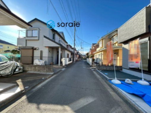 所沢下安松第2期　新築戸建　リナージュの前面道路含む現地写真