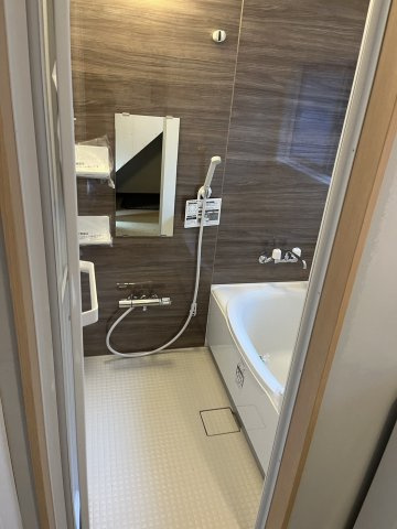 草津町　中古物件【オーナーチェンジ 12.88%】の浴室|ゆったり過ごせるお風呂です