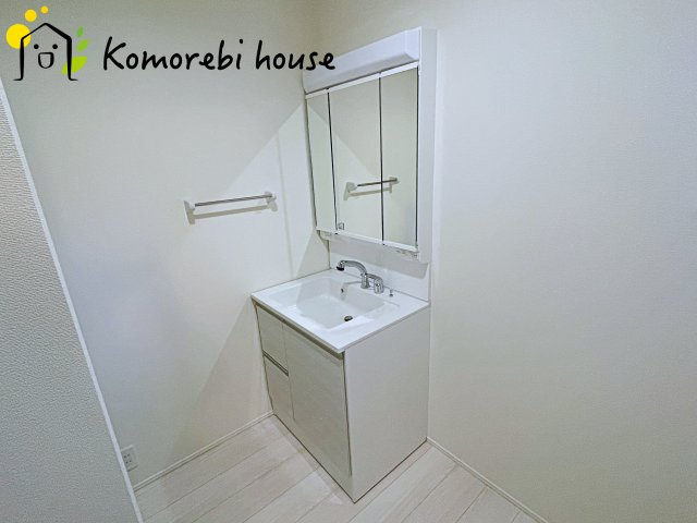 北本市本宿７丁目　新築一戸建て　リナージュ　01の独立洗面台|使いやすい独立洗面台です