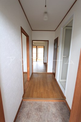 コーポ鈴木の玄関