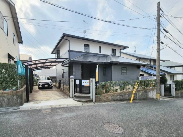 小倉南区葛原本町　リフォーム戸建ての外観|キレイな街並みの住宅街♪明るい印象です♪