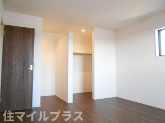 【洋室】 | 須賀川市森宿新築一戸建て6棟 | 明るい洋室です