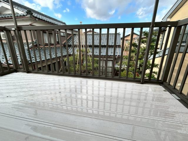 貸家　春日町のバルコニー