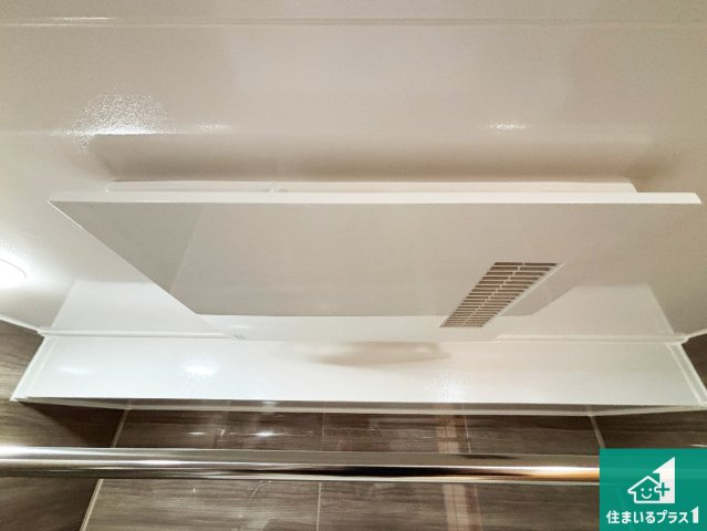 ライオンズマンション富雄D棟の冷暖房・空調設備|四季を通して快適なバスライフをお手伝いする浴室暖房乾燥機！浴室の乾燥・暖房・涼風・換気はもちろん、２４時間換気にも対応！