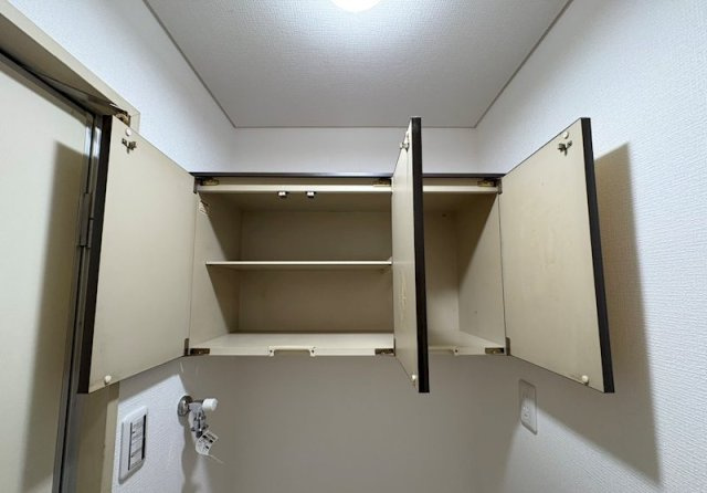 レスポアール四条大宮の収納|洗濯機置き場上部収納