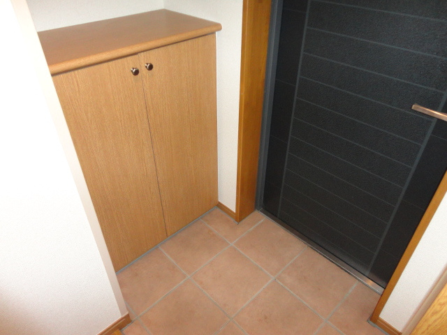 ロイヤルヒルズ中浦和の玄関|別号室の参考写真です。