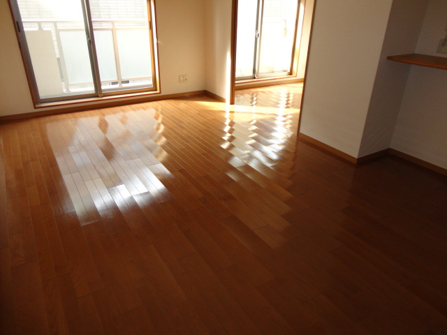 ロイヤルヒルズ中浦和の居間・リビング|別号室の参考写真です。