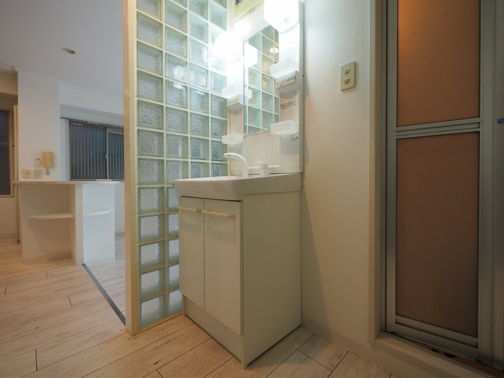 ドムール九条の独立洗面台