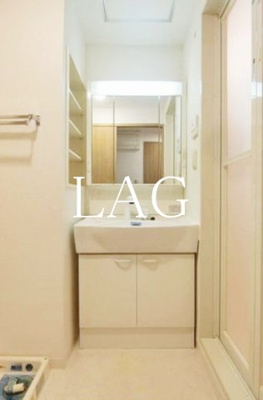 【洗面所】 | コーポレート稲毛海岸 | 洗面台です。