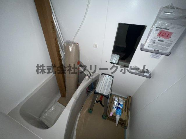 三鷹市上連雀３丁目のアパートの浴室