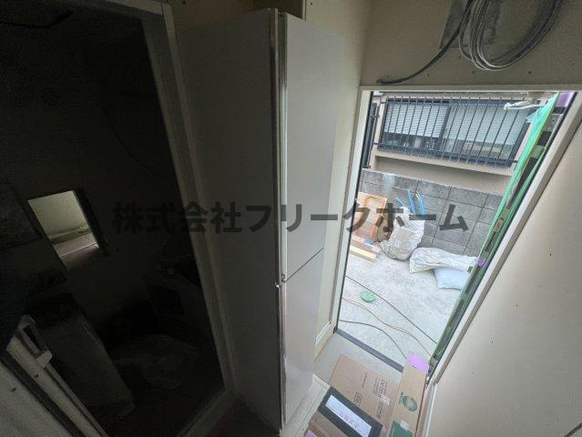 三鷹市上連雀３丁目のアパートの玄関