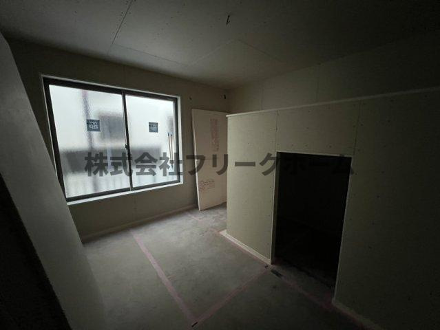 三鷹市上連雀３丁目のアパートの居間・リビング