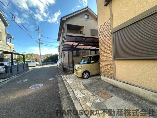 交野市星田１丁目　２階建の前面道路含む現地写真