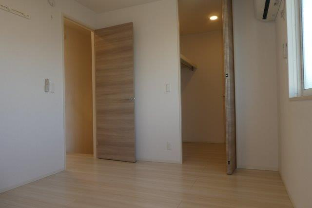 グランチェスタ白楽の洋室