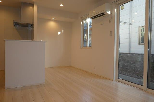 グランチェスタ白楽の居間・リビング