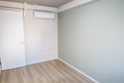 【洋室】 | ＧＳハイム船場 | 洋室　約５．７帖にもエアコンが付いています♪