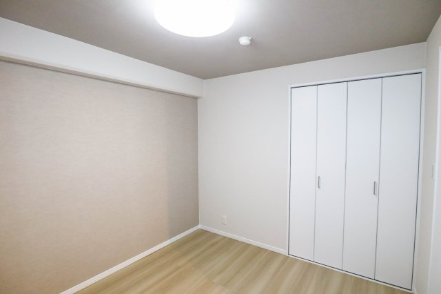 【洋室】 | ＧＳハイム船場 | LDに面した洋室　約５．０帖はテレワークスペースやお子様の学習スペースとしても活躍します♪