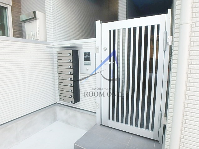 Let's Smartのエントランス|エントランスです。