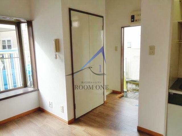 キャロル中野の居間・リビング|洋室のお部屋です。