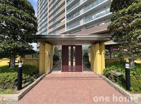 エンゼルフィールズ三国のエントランス|◆みどりが施されたエントランスです！
◆総戸数114戸！管理良好なマンションです！