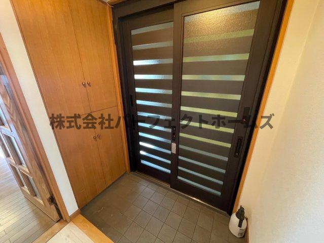 グランベールの玄関|収納もある玄関です