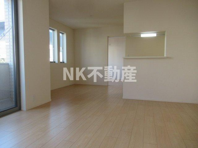 【居間・リビング】 | メゾンひかり（枚岡賃貸） | ゆったり過ごせるリビングです