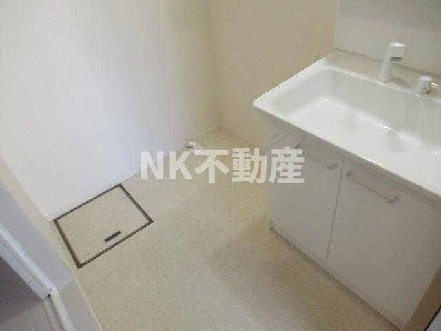 【洗面所】 | メゾンひかり（枚岡賃貸） | 脱衣スペースもあります