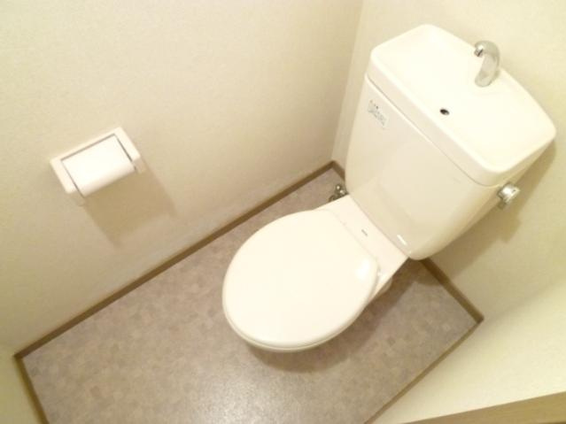 【トイレ】 | ※温水洗浄便座になります。