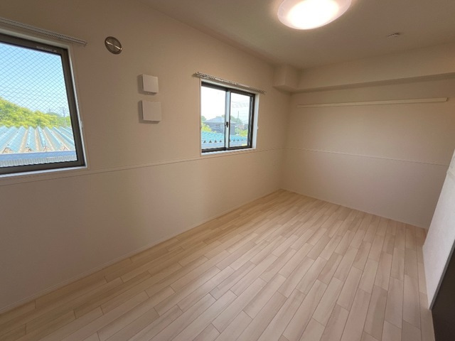 レサンス八街の洋室