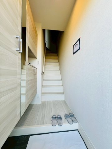 ソリッソ大久保西嶋の玄関