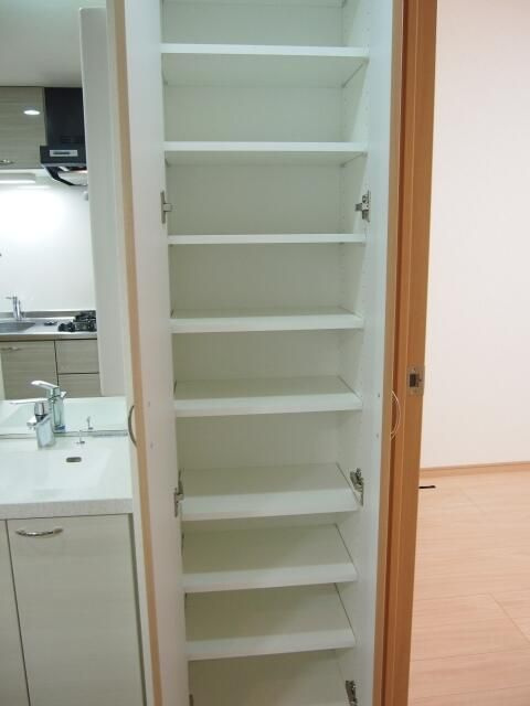 ルーブル板橋区役所前の収納